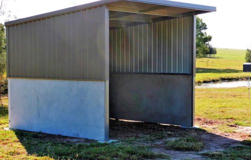 Horse paddock rain shade 3 wall shelter stable no front precast concrete colorbond walls